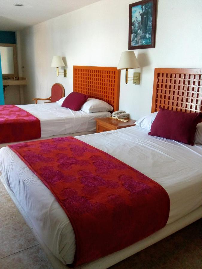 Hotel Gandhi 4*